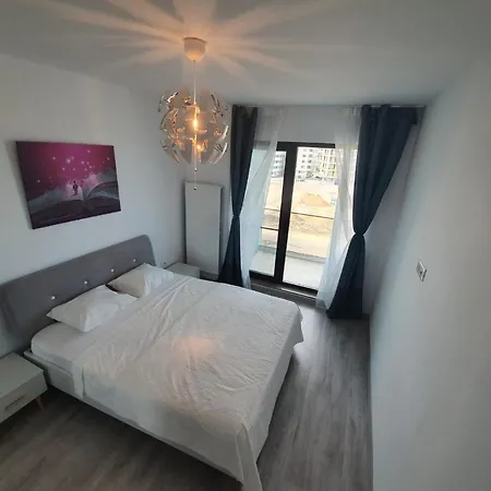Anya Mamaia Nord